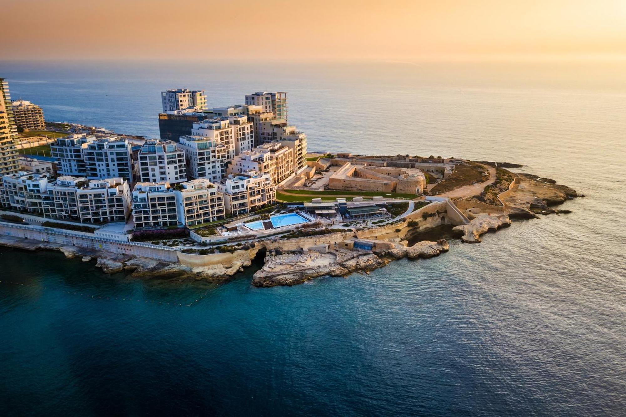 Moon Malta Boutique With Rooftop Pool & Sea Views Of Valletta, Grand Harbour & Three Cities Bed and breakfast Cospicua